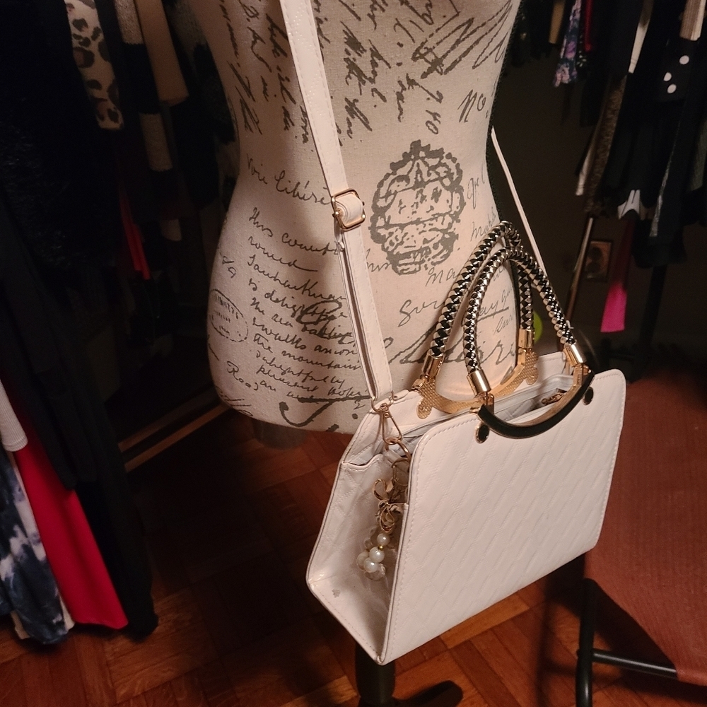 White crossbody/shoulder bag/handbag hp🔥🔥🔥🔥 - Picture 5 of 10